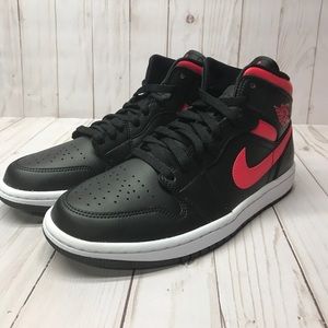 WMNS Air Jordan 1 Mid